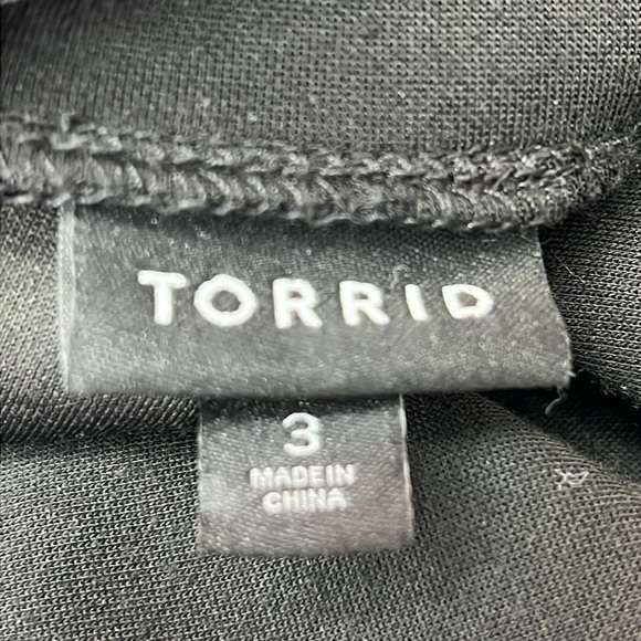 Torrid Woman’s Knit Mini Dress Sz 3 (22-24) Black Soft Polyester/Modal/Spandex - Picture 2 of 14